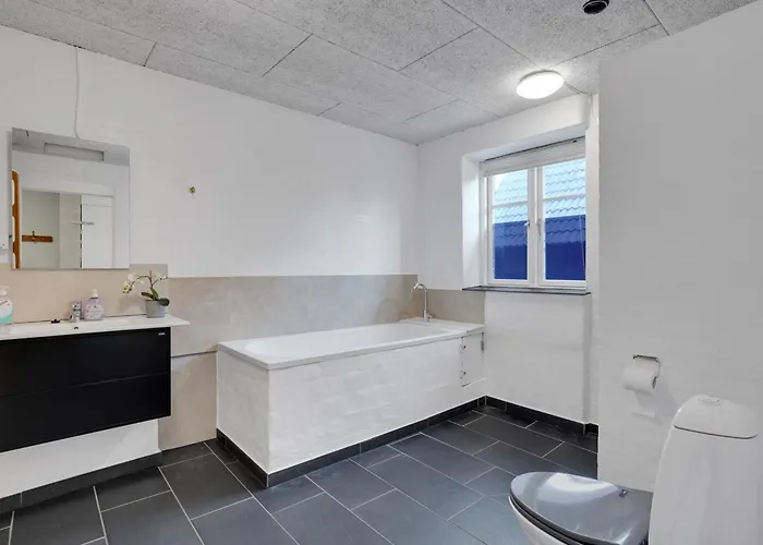 Henrieta - 4km From The Sea By Interhome *